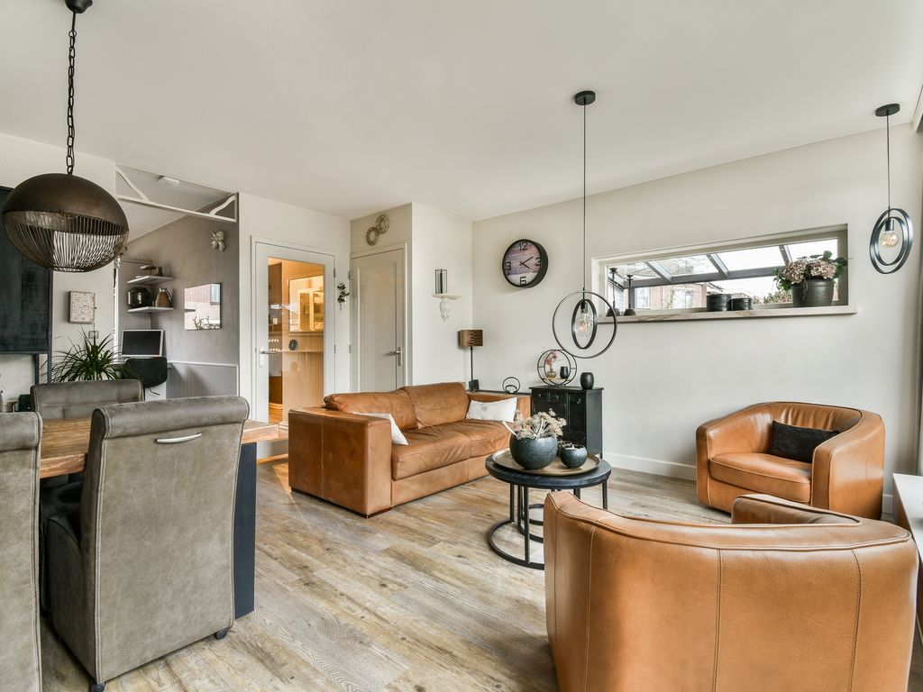 Karveel 1, Barendrecht