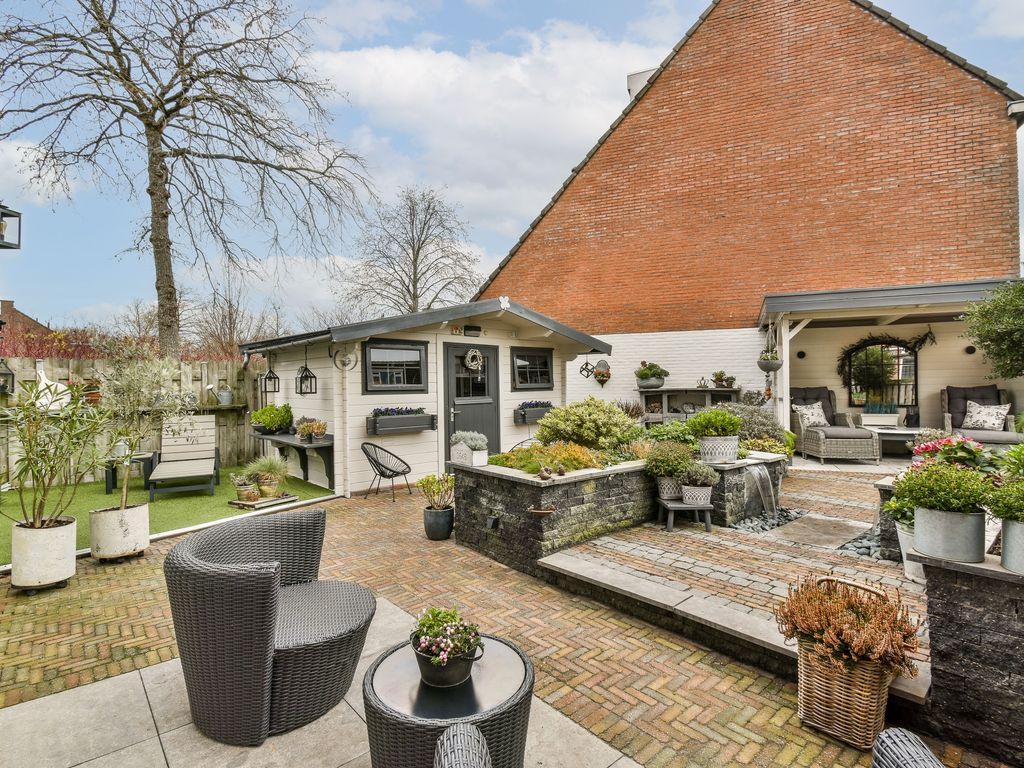 Karveel 1, Barendrecht