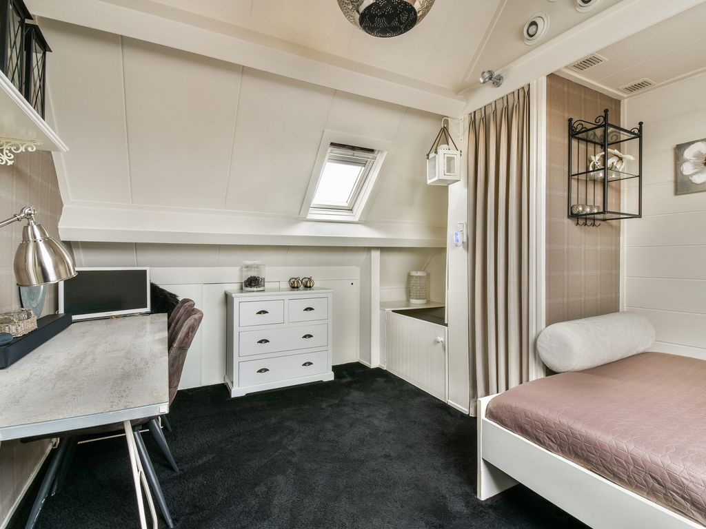 Karveel 1, Barendrecht