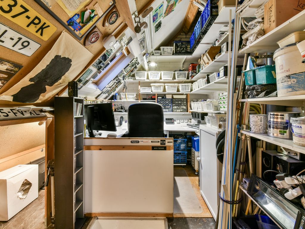 Karveel 1, Barendrecht