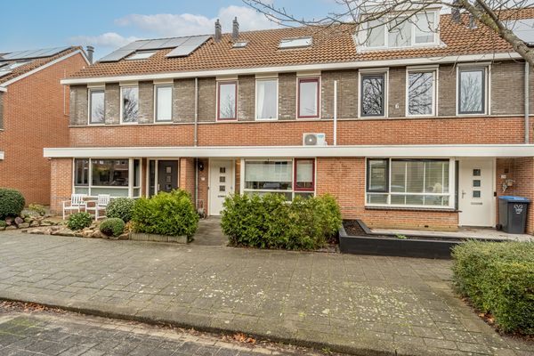 Forum 27, Poortugaal