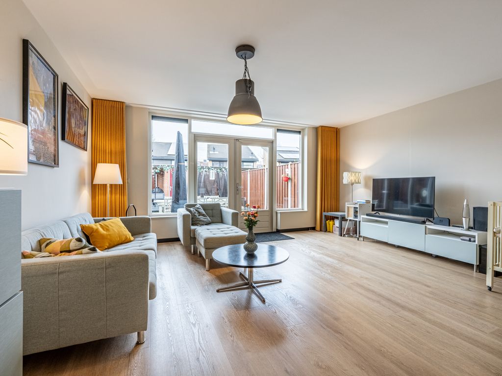 Forum 27, Poortugaal