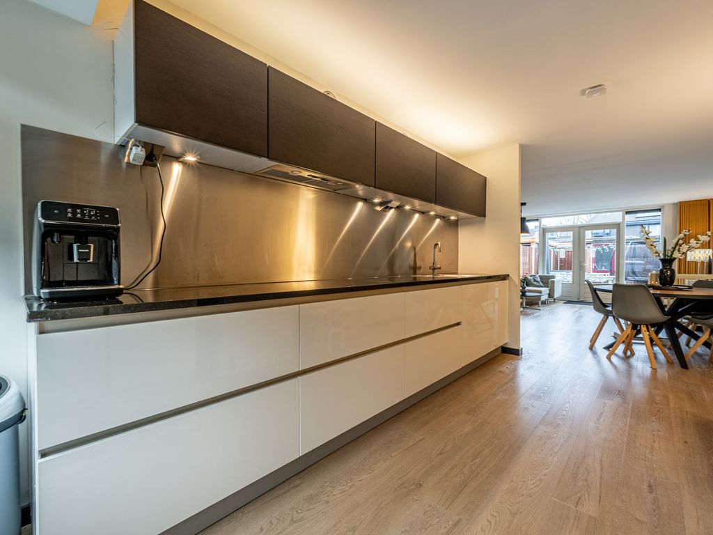 Forum 27, Poortugaal