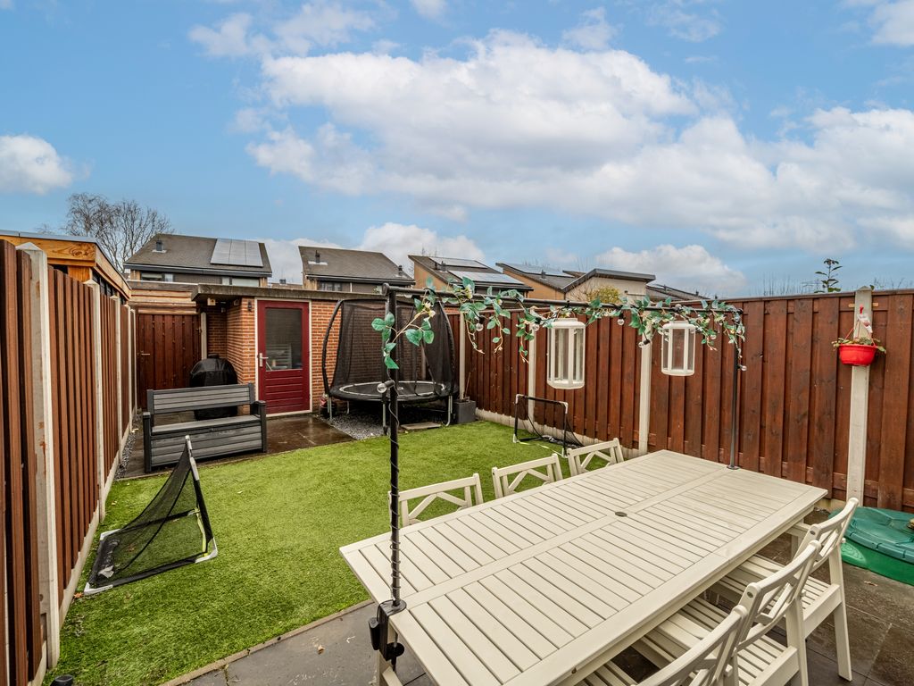 Forum 27, Poortugaal