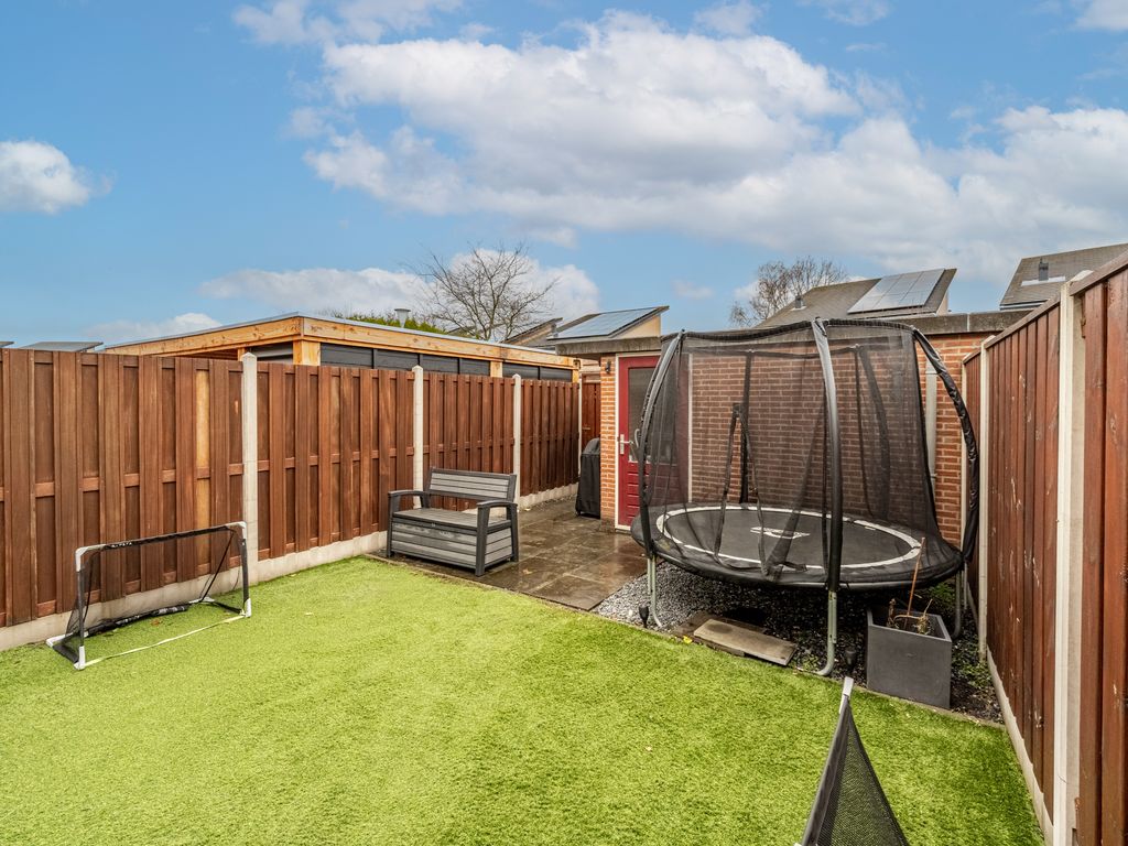 Forum 27, Poortugaal