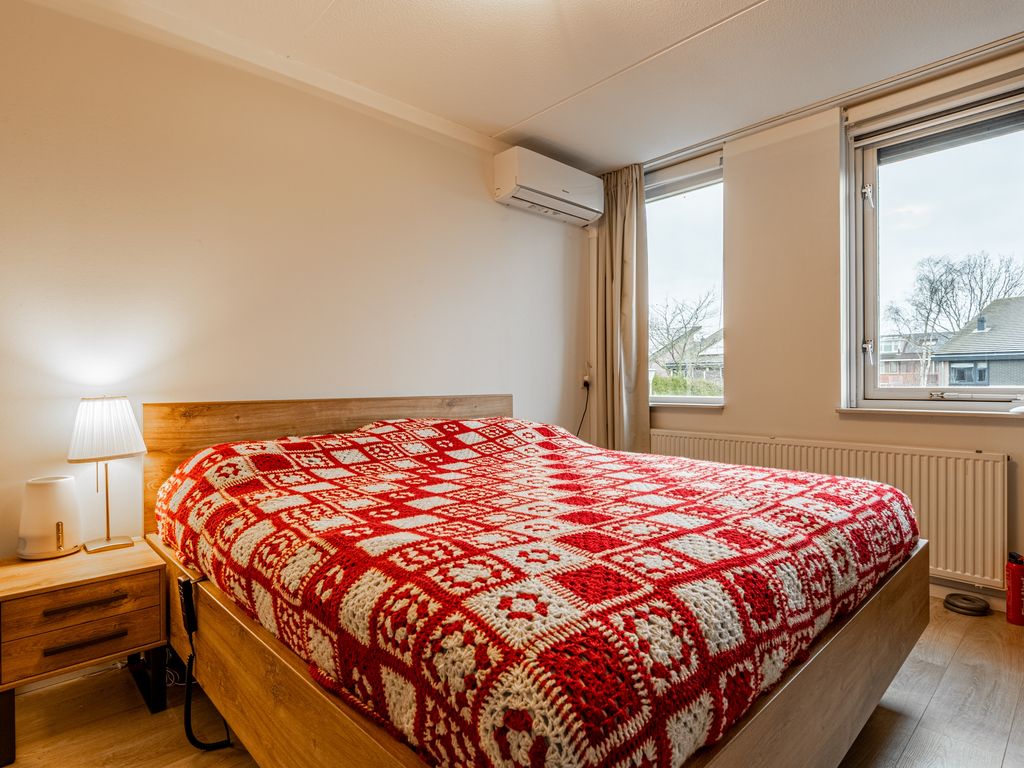 Forum 27, Poortugaal