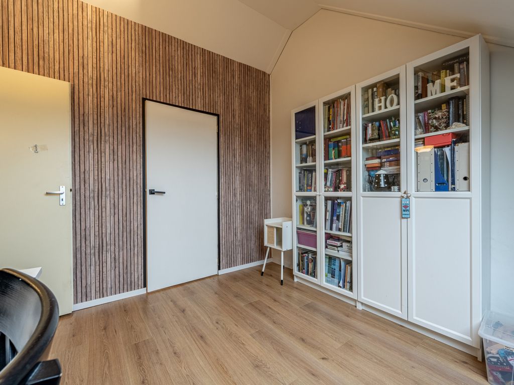 Forum 27, Poortugaal