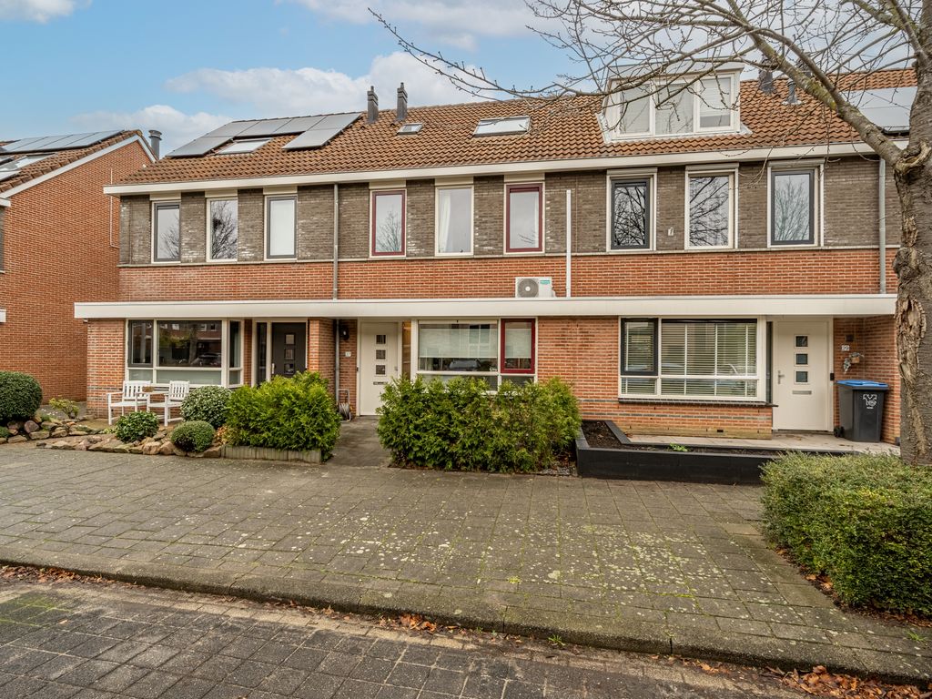 Forum 27, Poortugaal