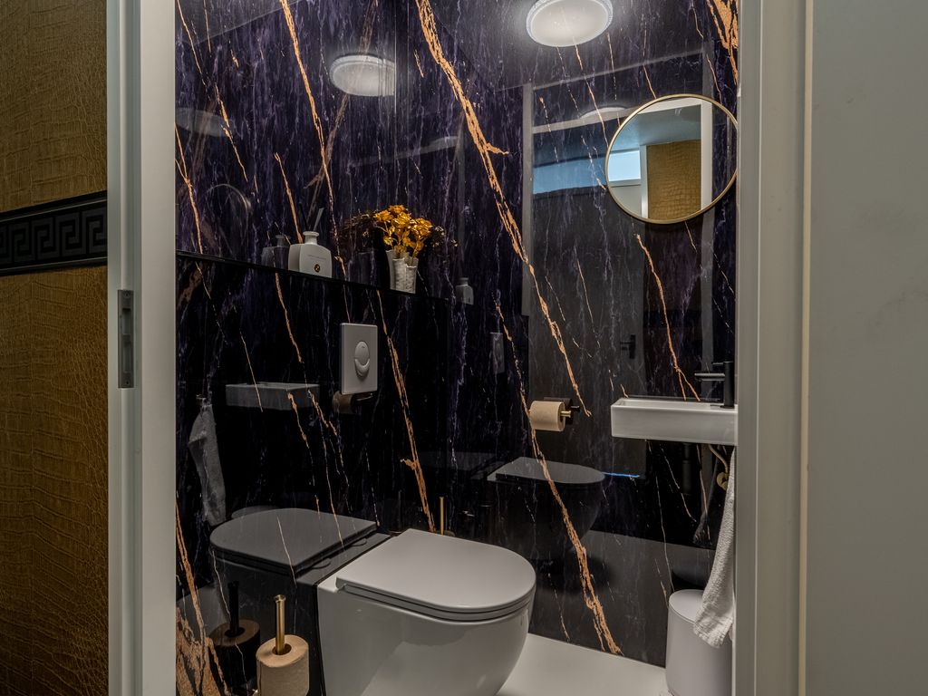 Thetfordstraat 172, Spijkenisse