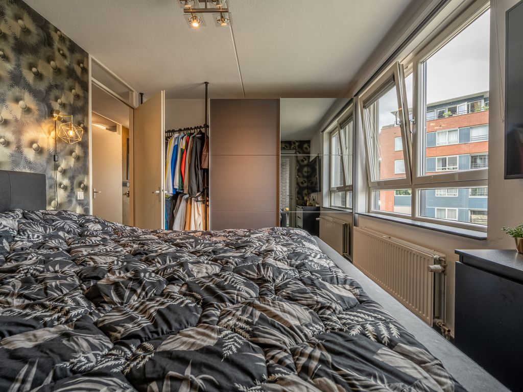 Thetfordstraat 172, Spijkenisse