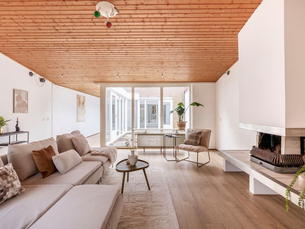 Luchtenburg 127, Dordrecht