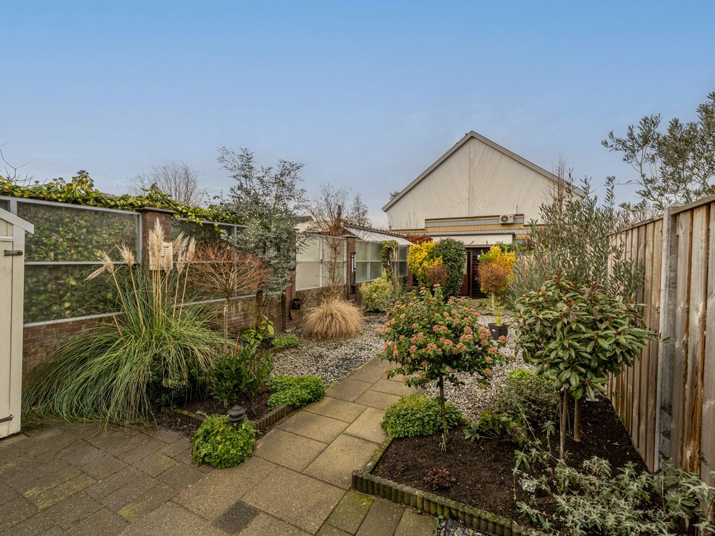 Talmaweg 84, Barendrecht