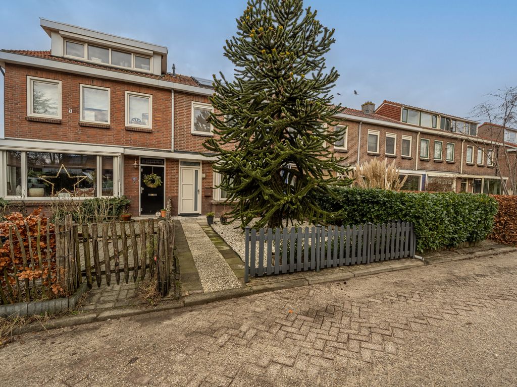 Talmaweg 84, Barendrecht