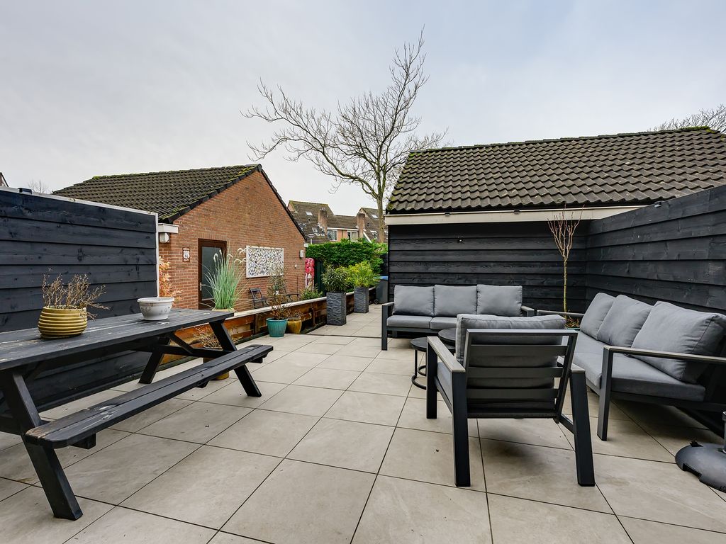 Boeier 68, Barendrecht