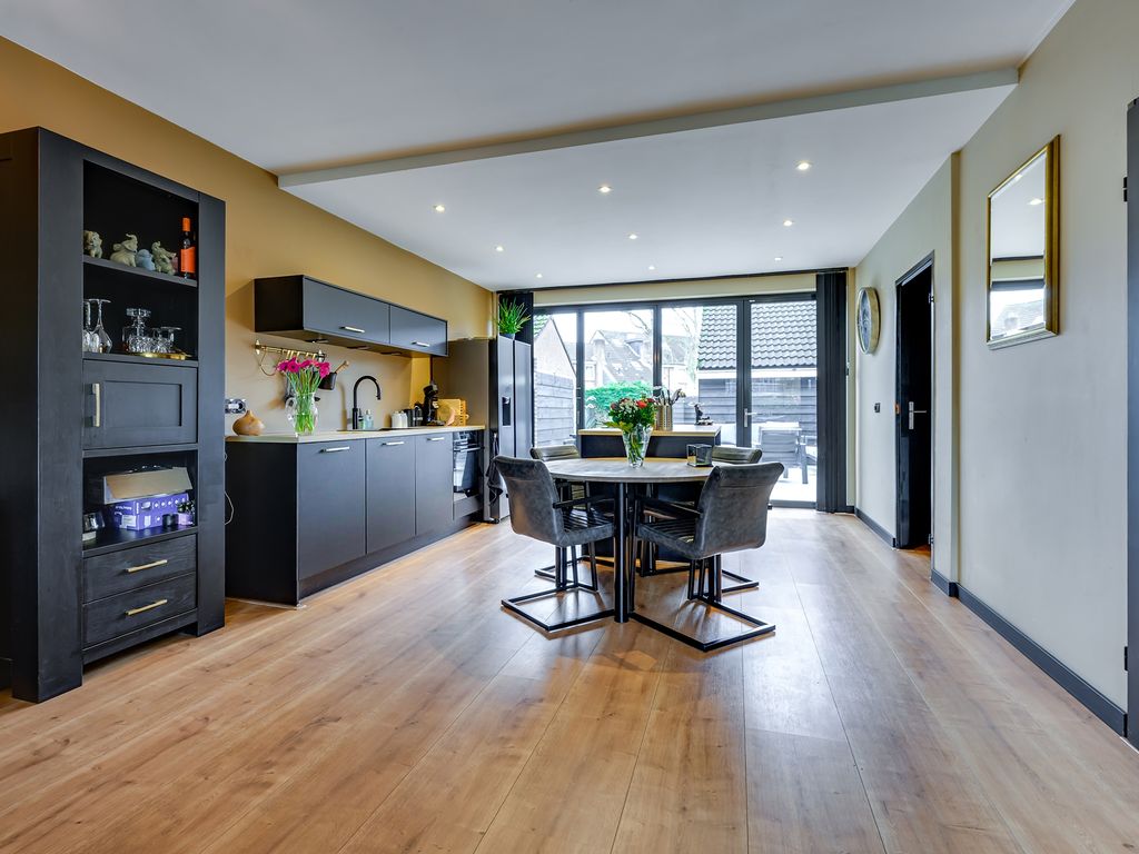 Boeier 68, Barendrecht