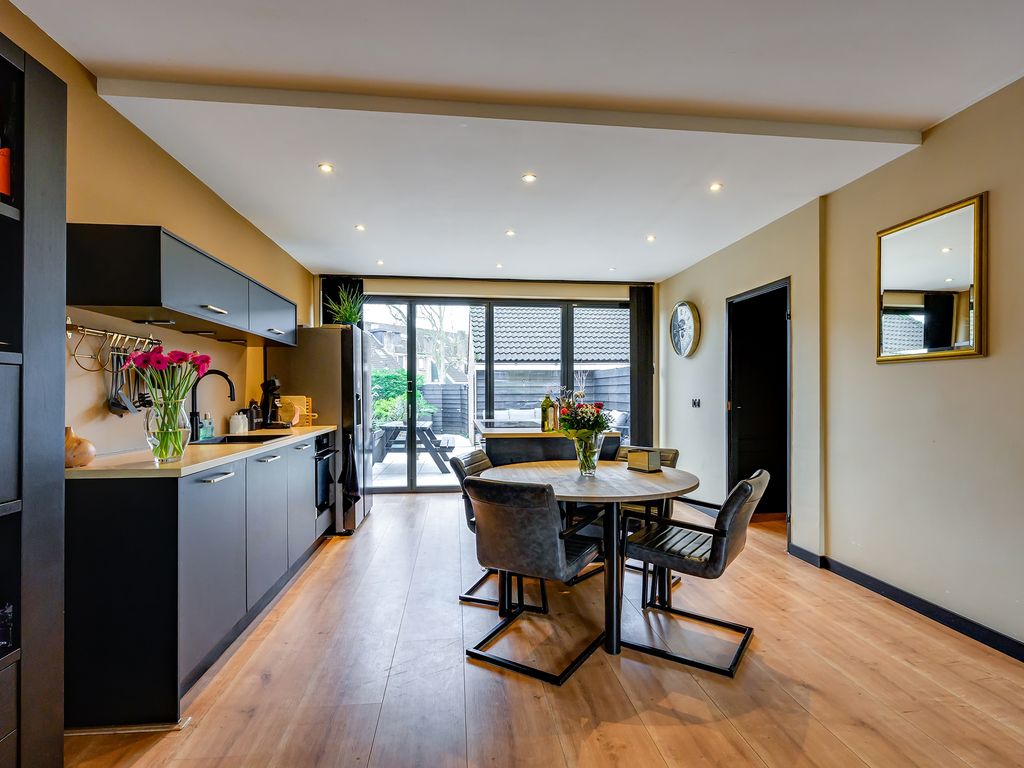 Boeier 68, Barendrecht