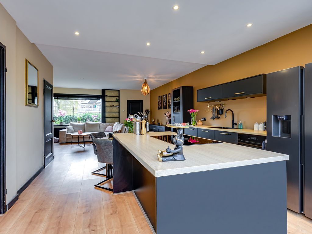 Boeier 68, Barendrecht