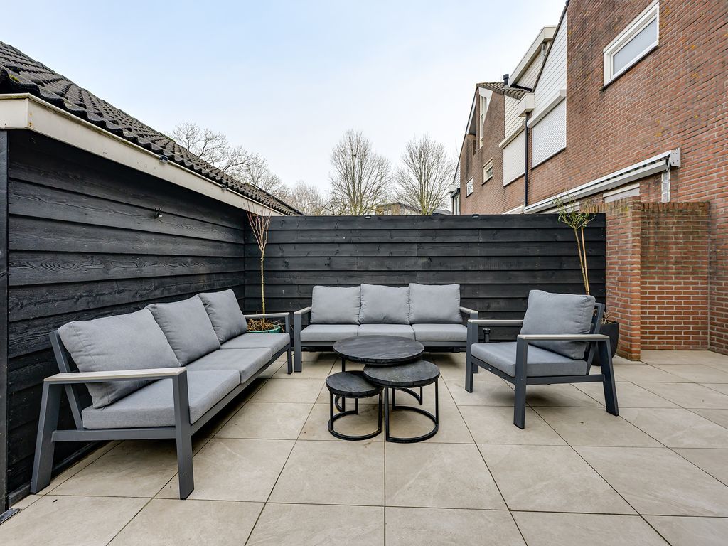 Boeier 68, Barendrecht