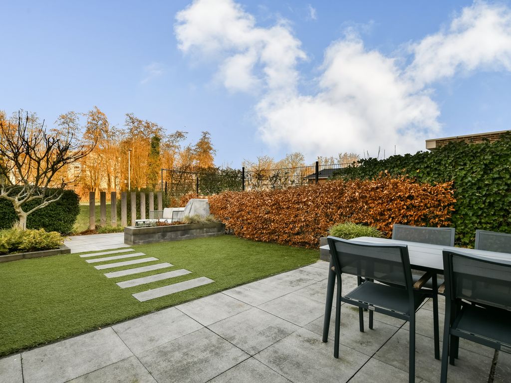 Jean-Paul Sartrestraat 7, Rotterdam