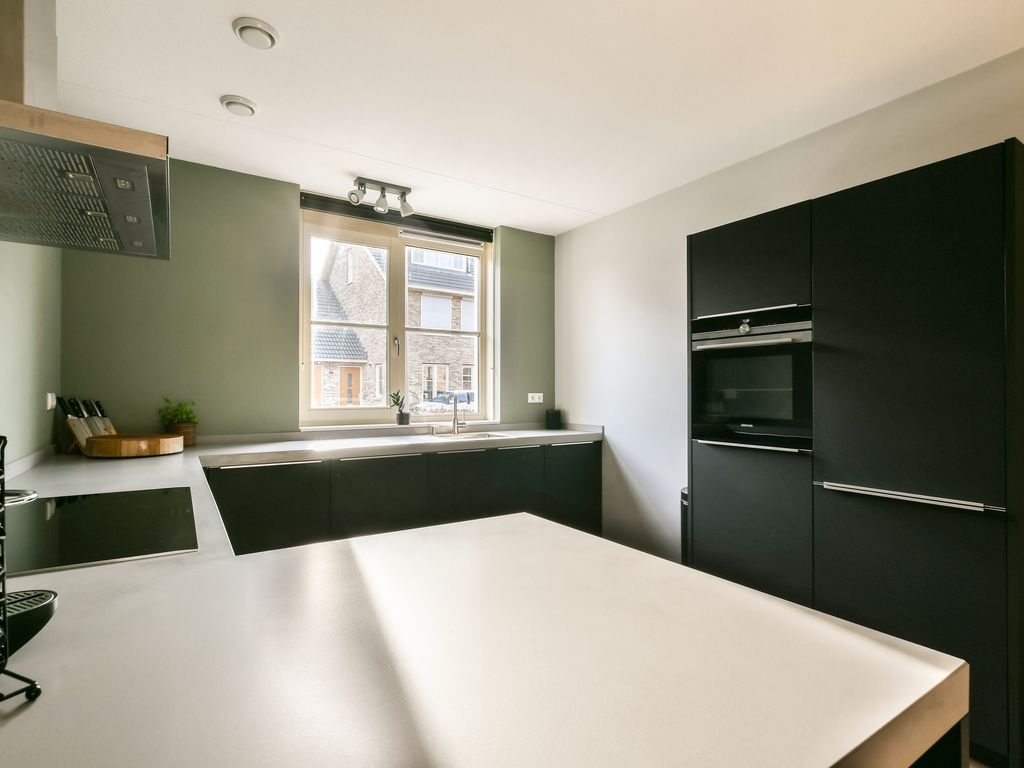 Jean-Paul Sartrestraat 7, Rotterdam