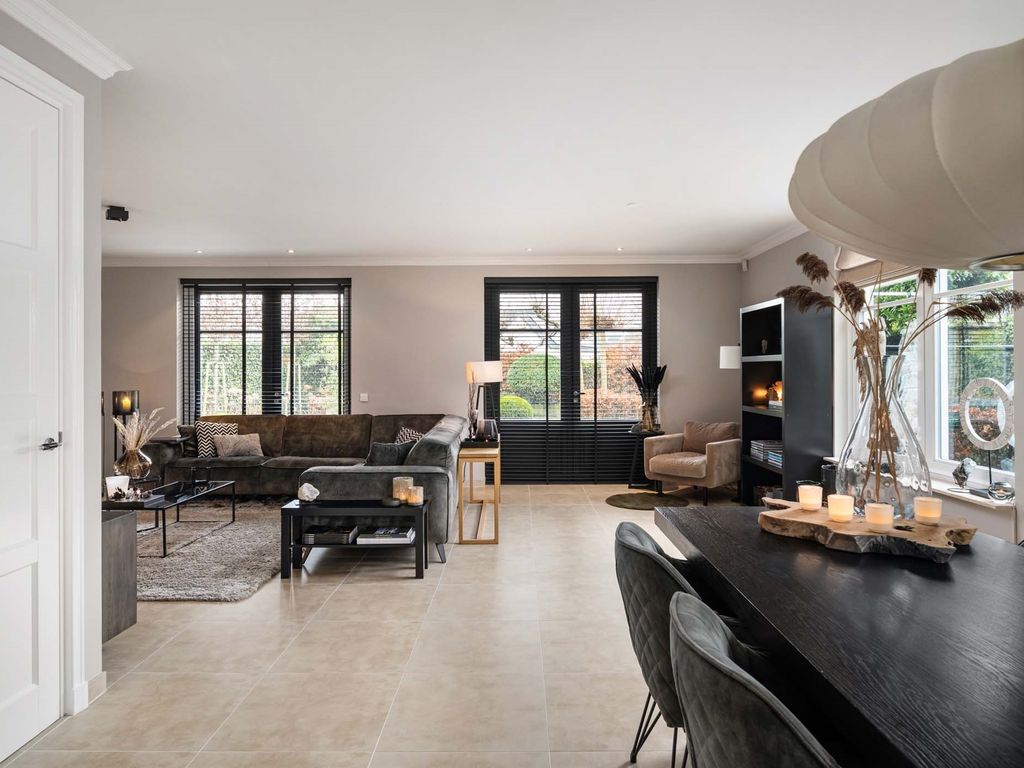 Vrijenburglaan 12, Barendrecht