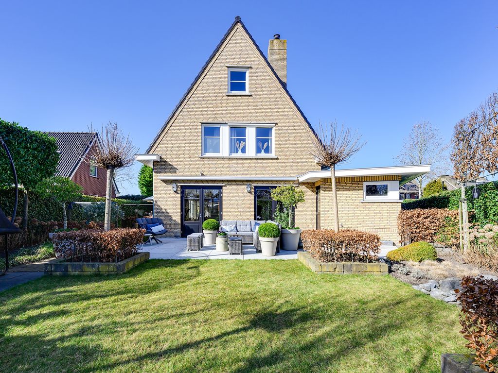 Vrijenburglaan 12, Barendrecht