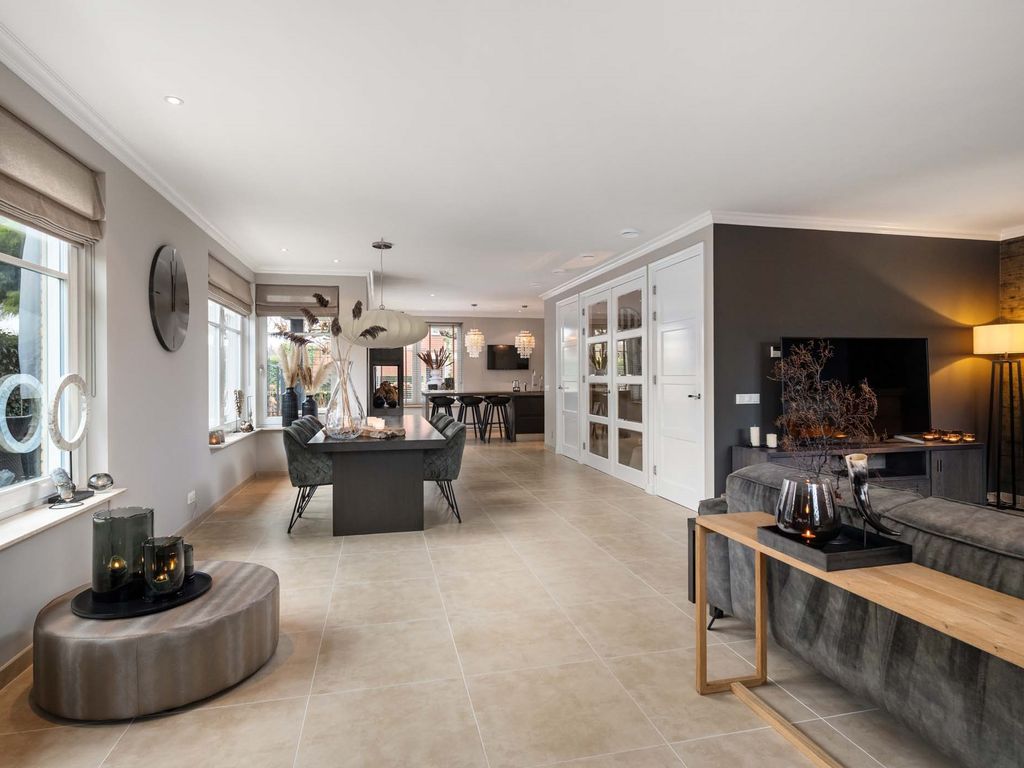 Vrijenburglaan 12, Barendrecht