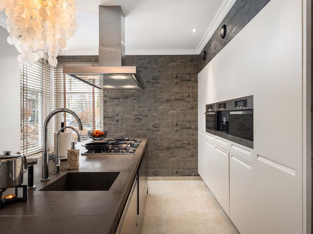 Vrijenburglaan 12, Barendrecht