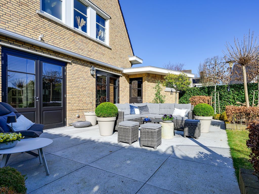 Vrijenburglaan 12, Barendrecht