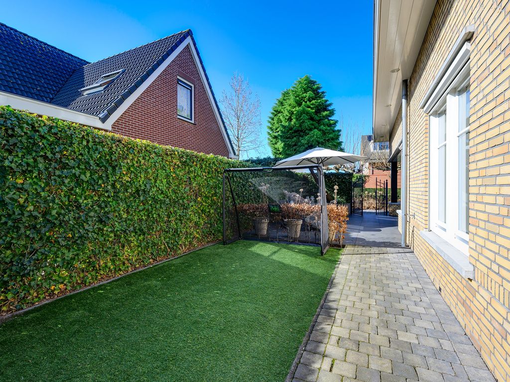 Vrijenburglaan 12, Barendrecht