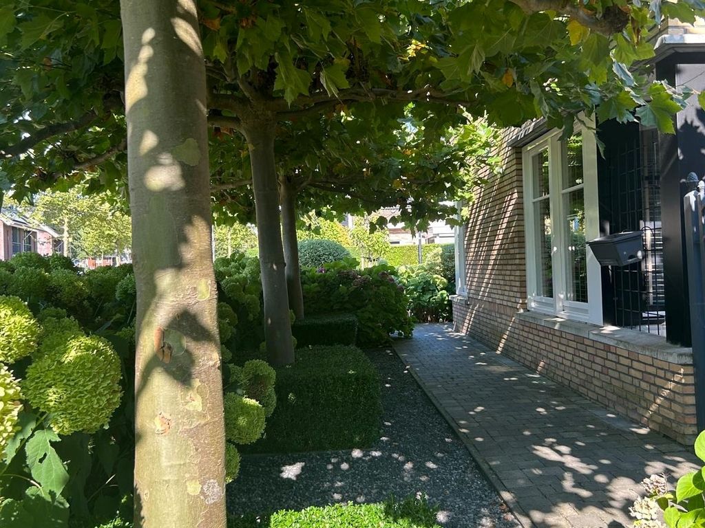 Vrijenburglaan 12, Barendrecht