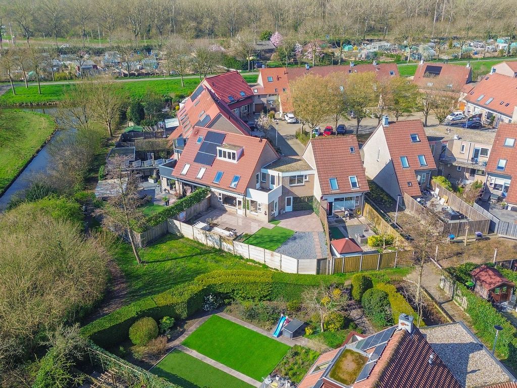 Patrijshoek 17, Spijkenisse