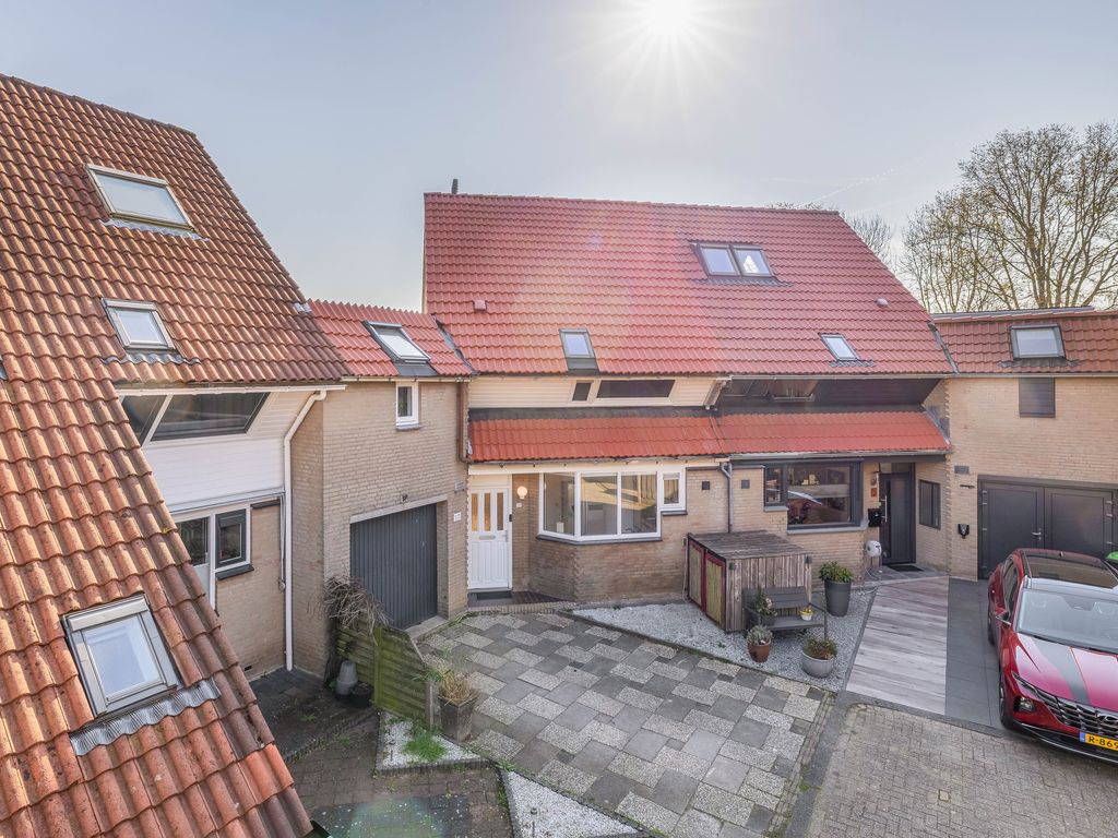 Patrijshoek 17, Spijkenisse