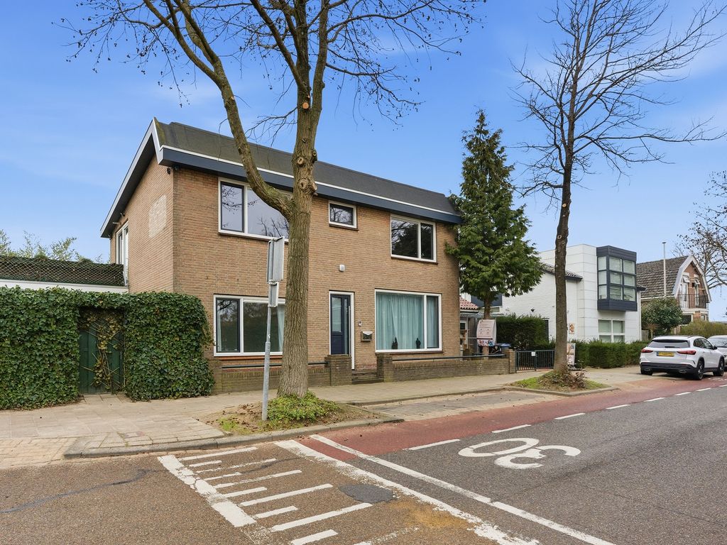 F. van der Poest Clementlaan 51, Poortugaal