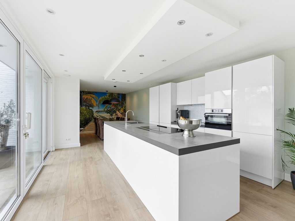 F. van der Poest Clementlaan 51, Poortugaal