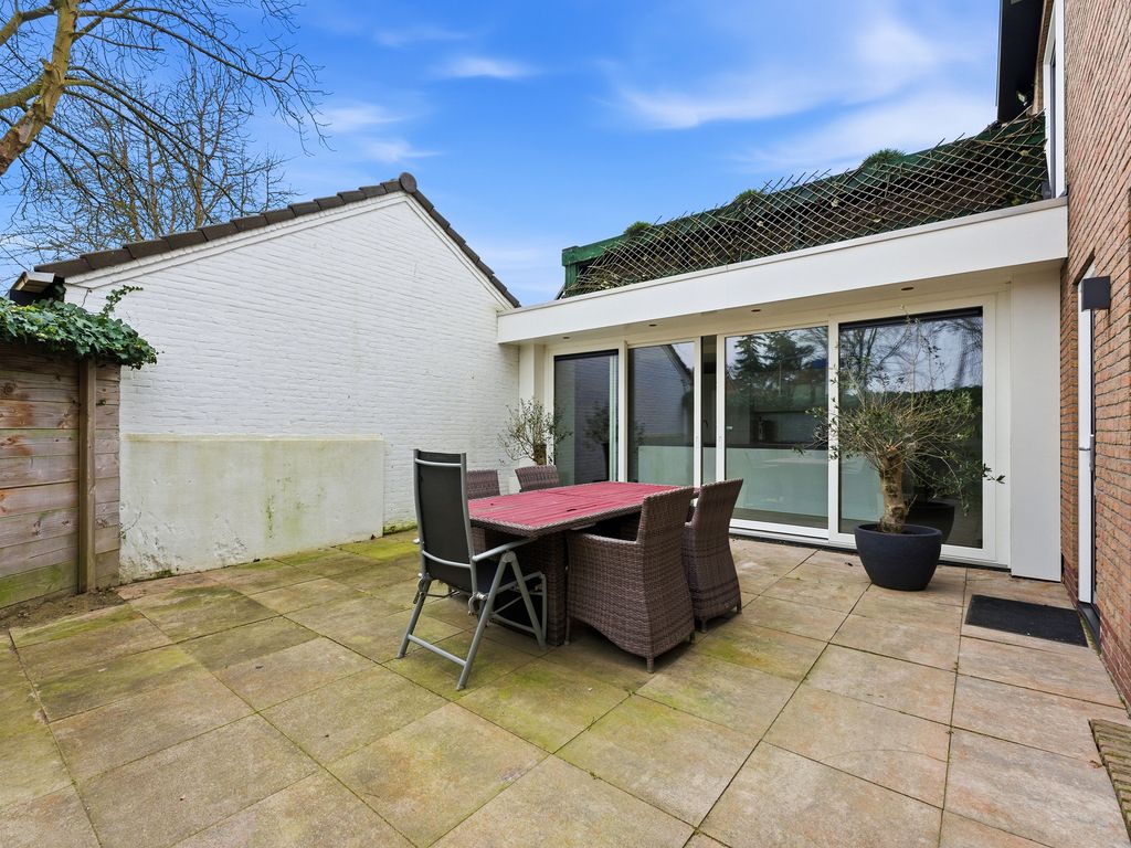 F. van der Poest Clementlaan 51, Poortugaal