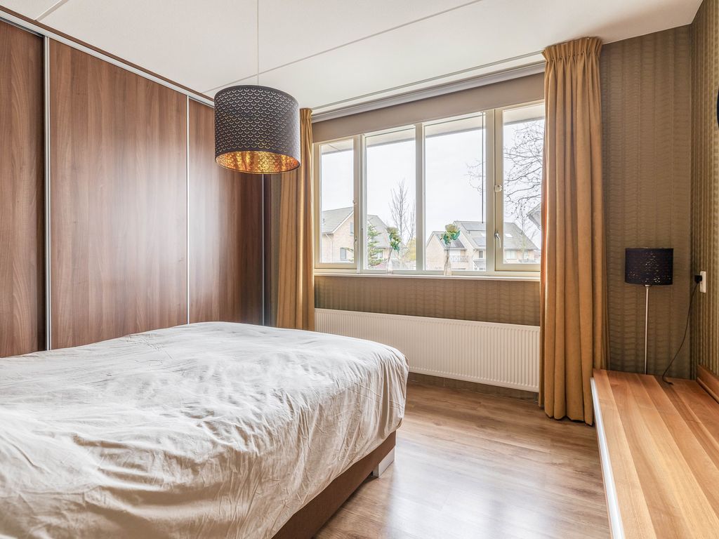 Vrijenburglaan 76, Barendrecht