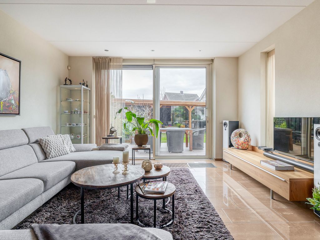 Vrijenburglaan 76, Barendrecht