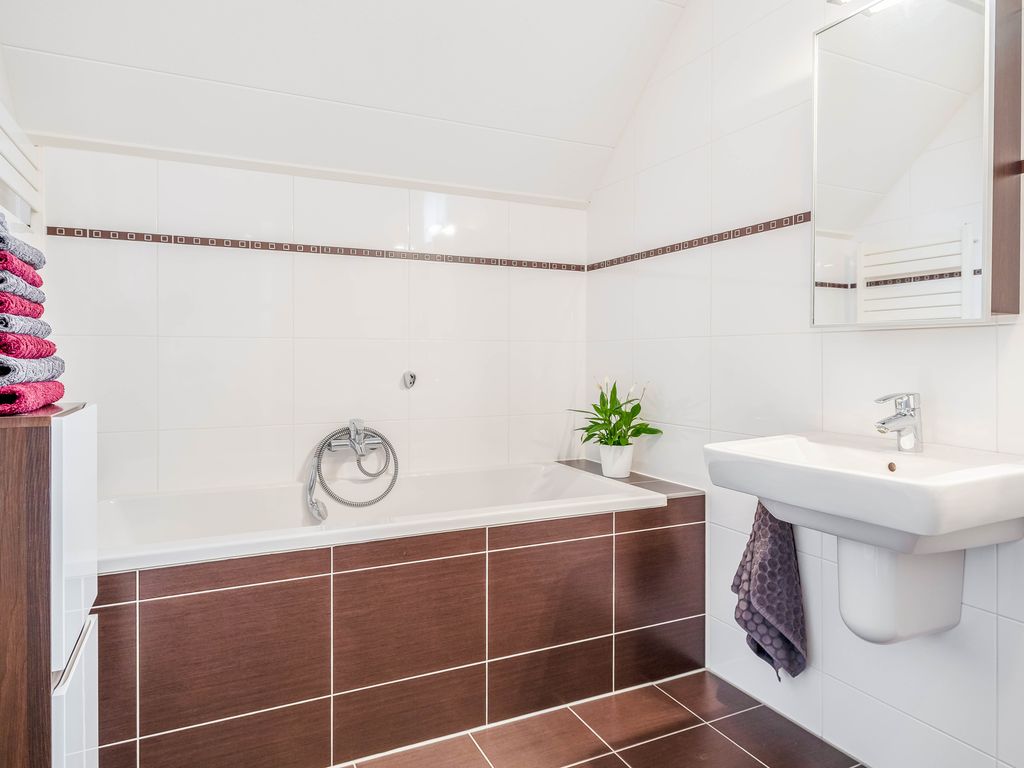 Vrijenburglaan 76, Barendrecht