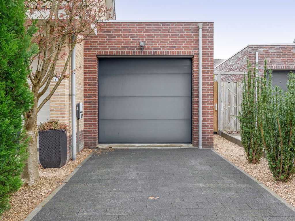 Vrijenburglaan 76, Barendrecht