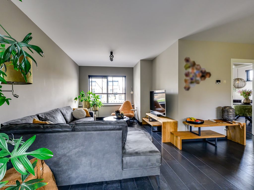 Slotvalkensteinsedijk 3A, Poortugaal