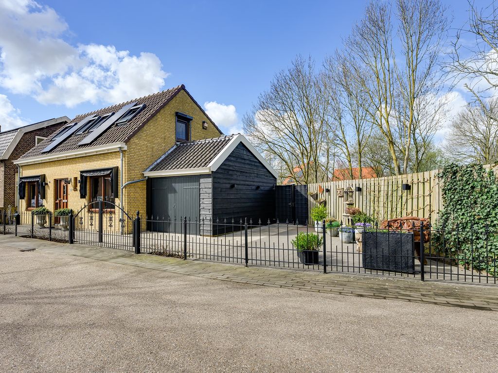 Slotvalkensteinsedijk 3A, Poortugaal