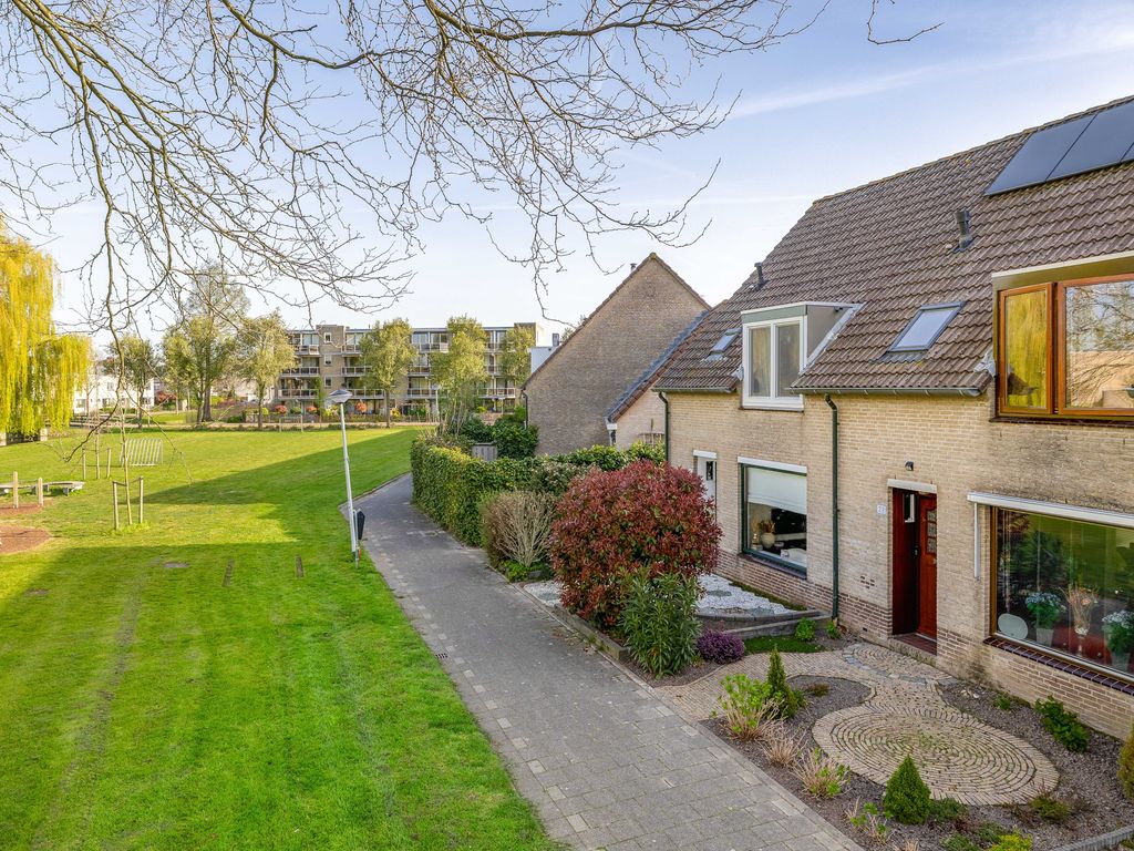 Van Pallandtvliet 21, Barendrecht