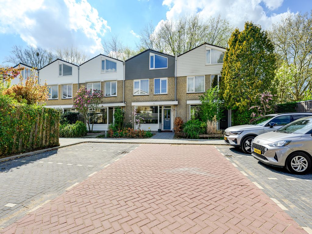 Willem-Alexanderplantsoen 31, Barendrecht