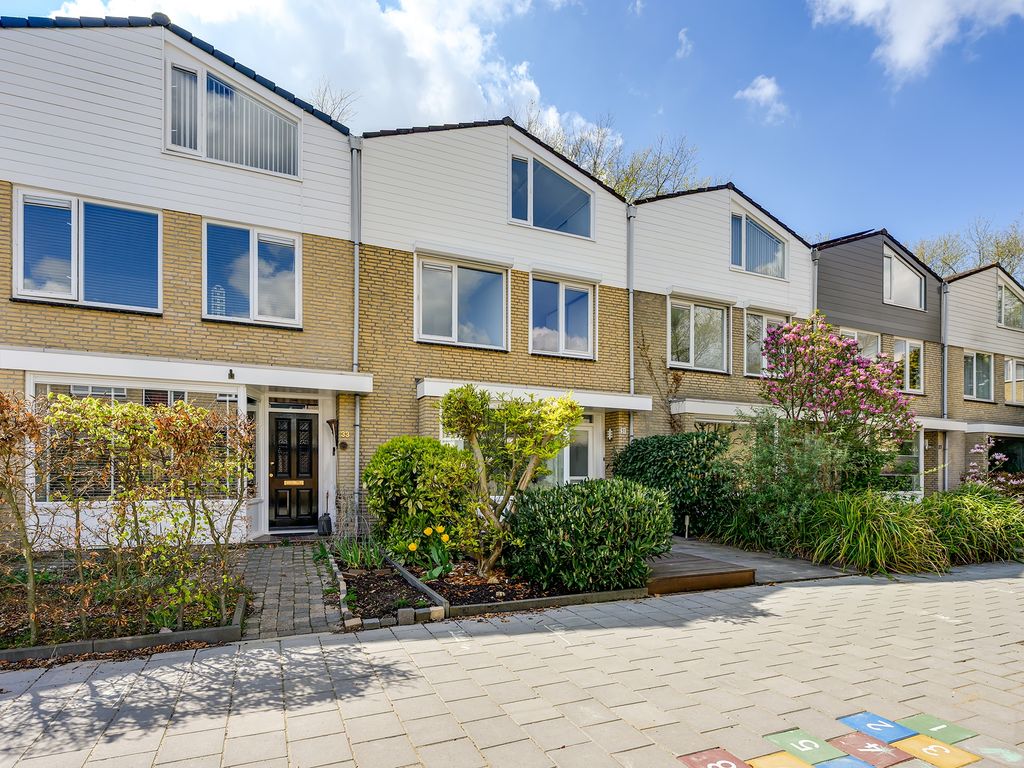 Willem-Alexanderplantsoen 31, Barendrecht