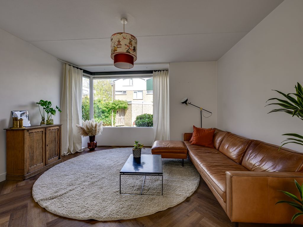 Willem-Alexanderplantsoen 31, Barendrecht