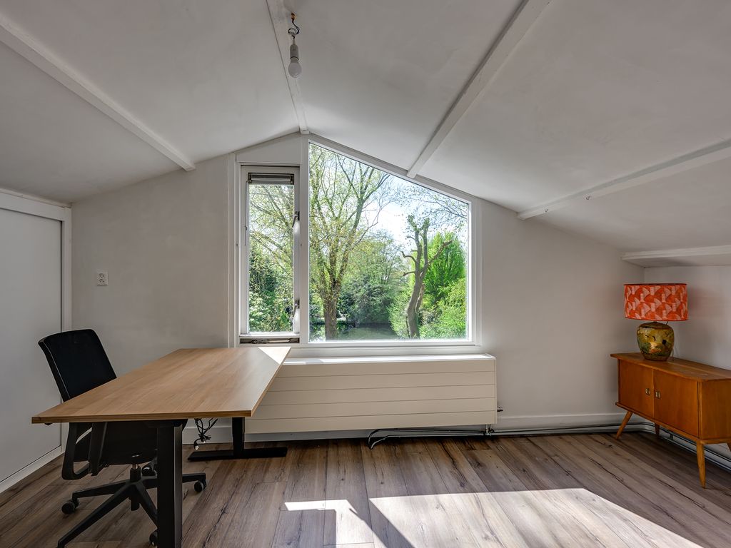 Willem-Alexanderplantsoen 31, Barendrecht