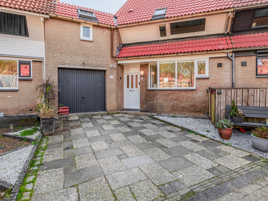 Patrijshoek 17, Spijkenisse