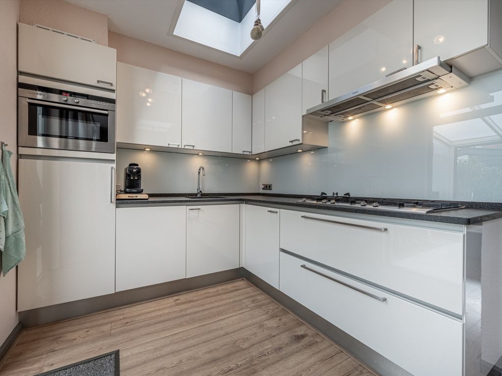 Schenkelstraat 16, Rhoon