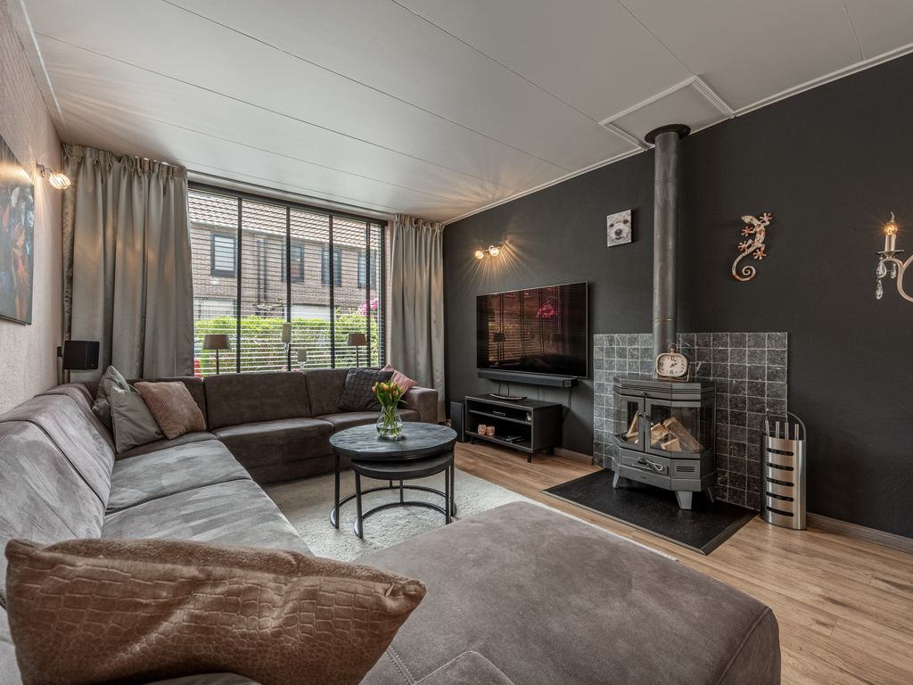 Schenkelstraat 16, Rhoon